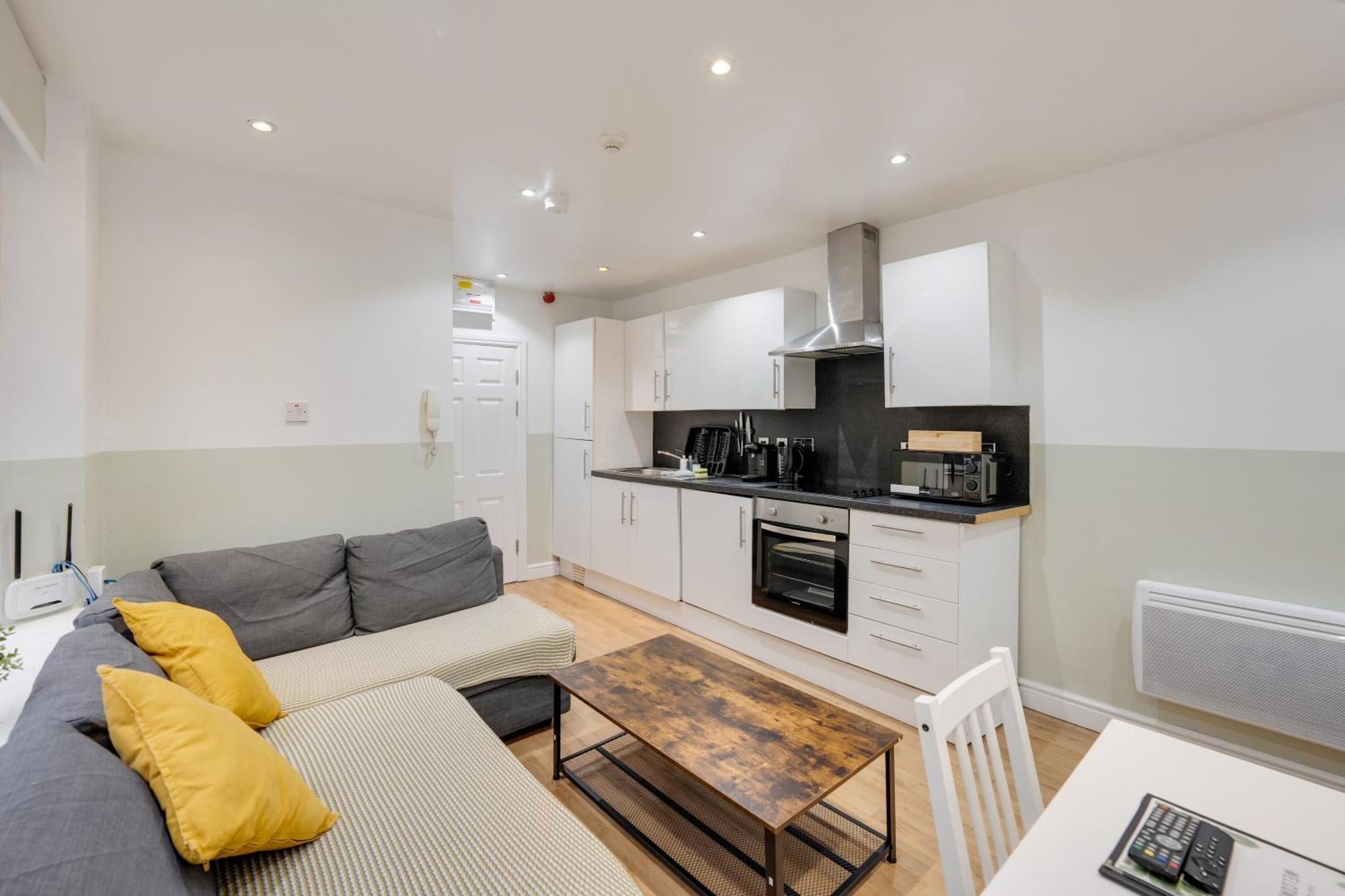 2 Bedroom Apartment For Up To 6 Nr Centre Κάρντιφ Εξωτερικό φωτογραφία
