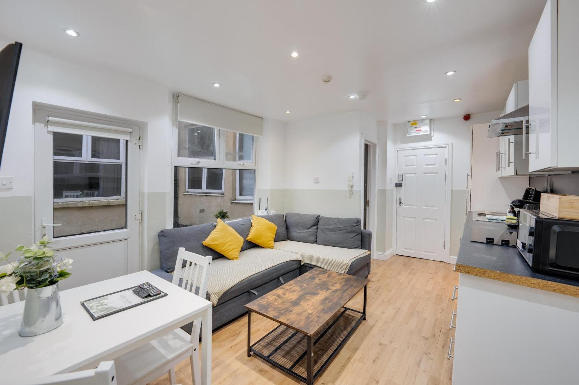 2 Bedroom Apartment For Up To 6 Nr Centre Κάρντιφ Εξωτερικό φωτογραφία