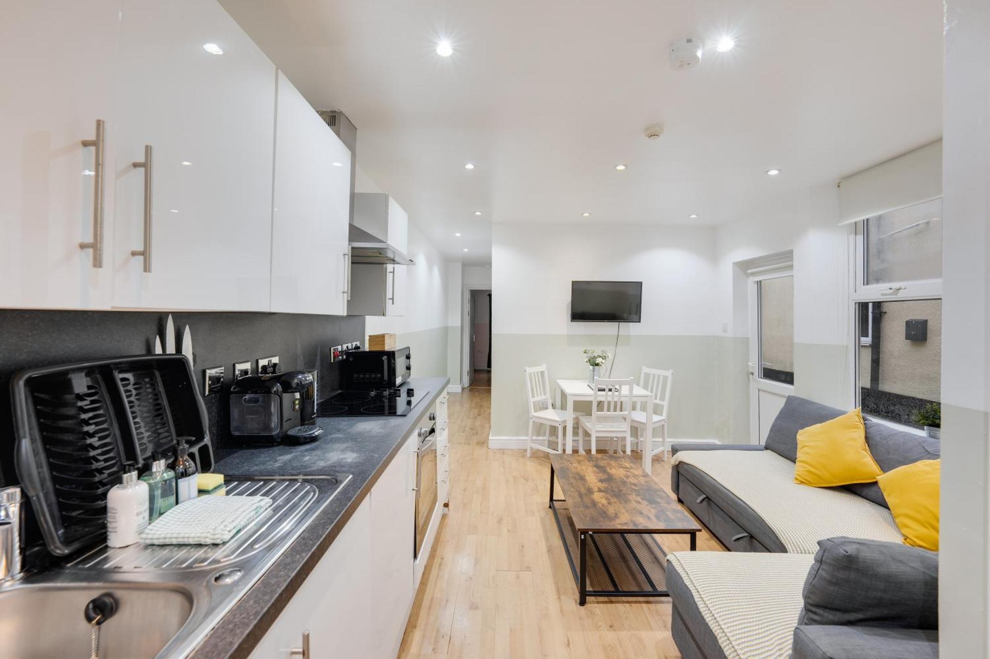 2 Bedroom Apartment For Up To 6 Nr Centre Κάρντιφ Εξωτερικό φωτογραφία